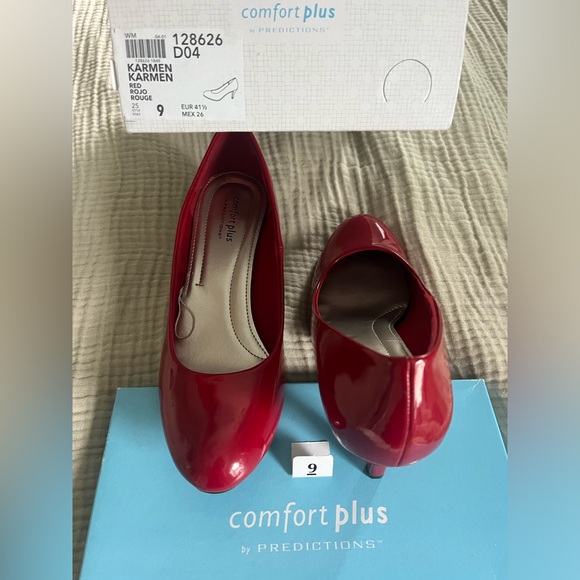 Red size 9 Comfort Plus closed toe high heels - Picture 2 of 6